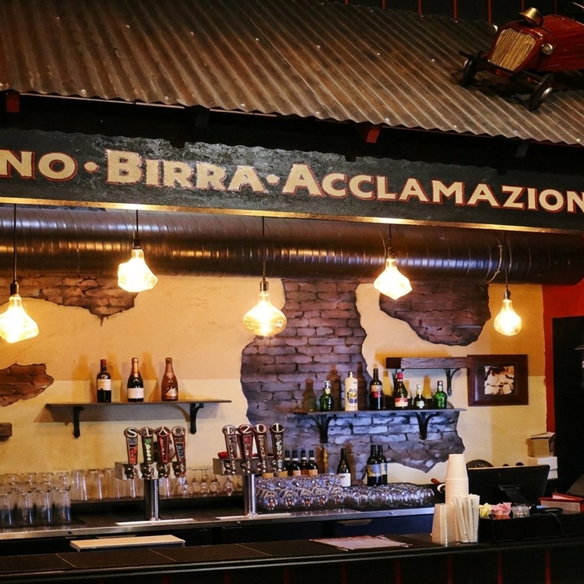 Vino, birra, acclamazione — qui